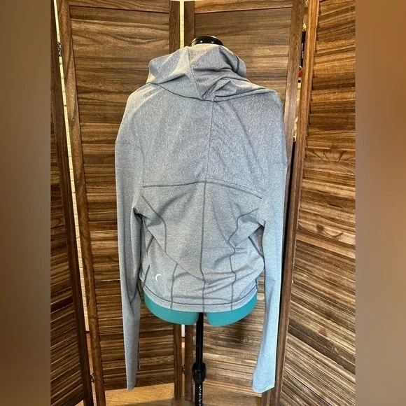 ZYIA Active Haze Yoga Shawl Gray Long Sleeve Wrap Style with Hood Size Small - Picture 5 of 11